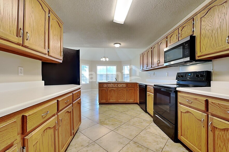 Building Photo - 13148 Braybourne Pky