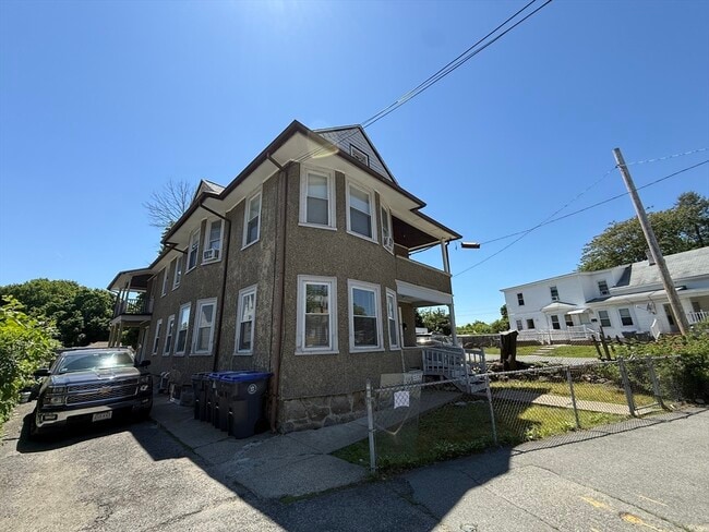 Building Photo - 62-64-64 Lawrence St