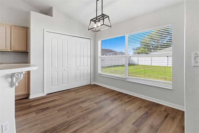 Building Photo - 896 Princeton Dr