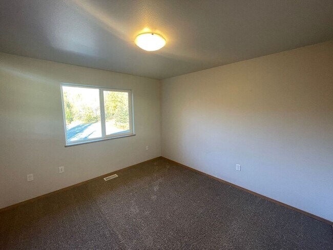 Building Photo - 4685 N Baron St