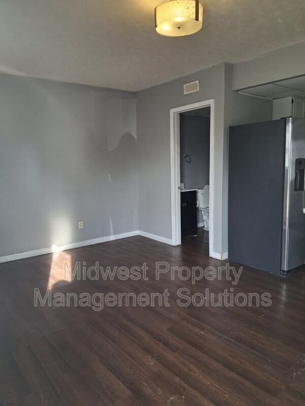 Building Photo - 1707 W 12th St