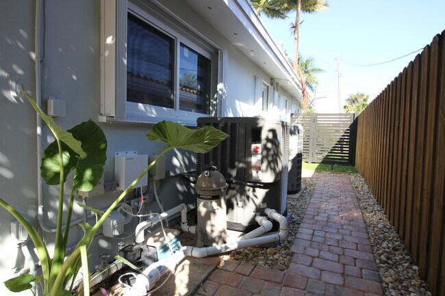 Building Photo - 2548 SE 14th St