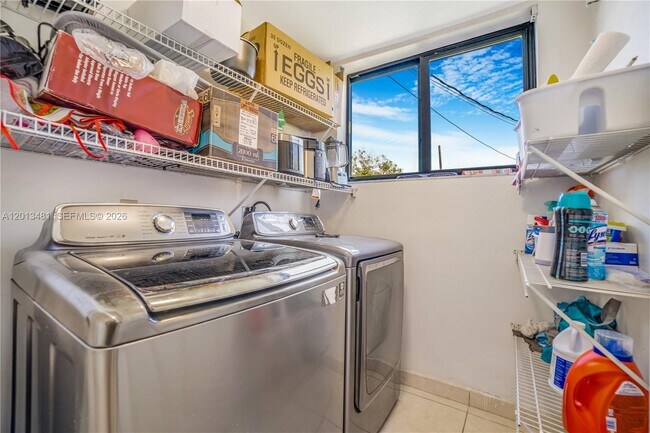 Building Photo - 26500 SW 167th Ave