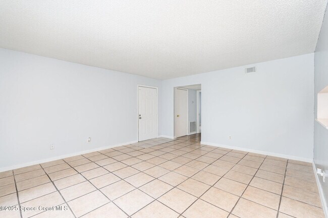 Building Photo - 2181 Agora Cir SE
