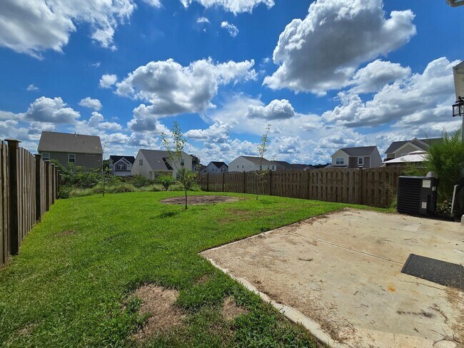 Building Photo - 1032 Crescent Moon Lp