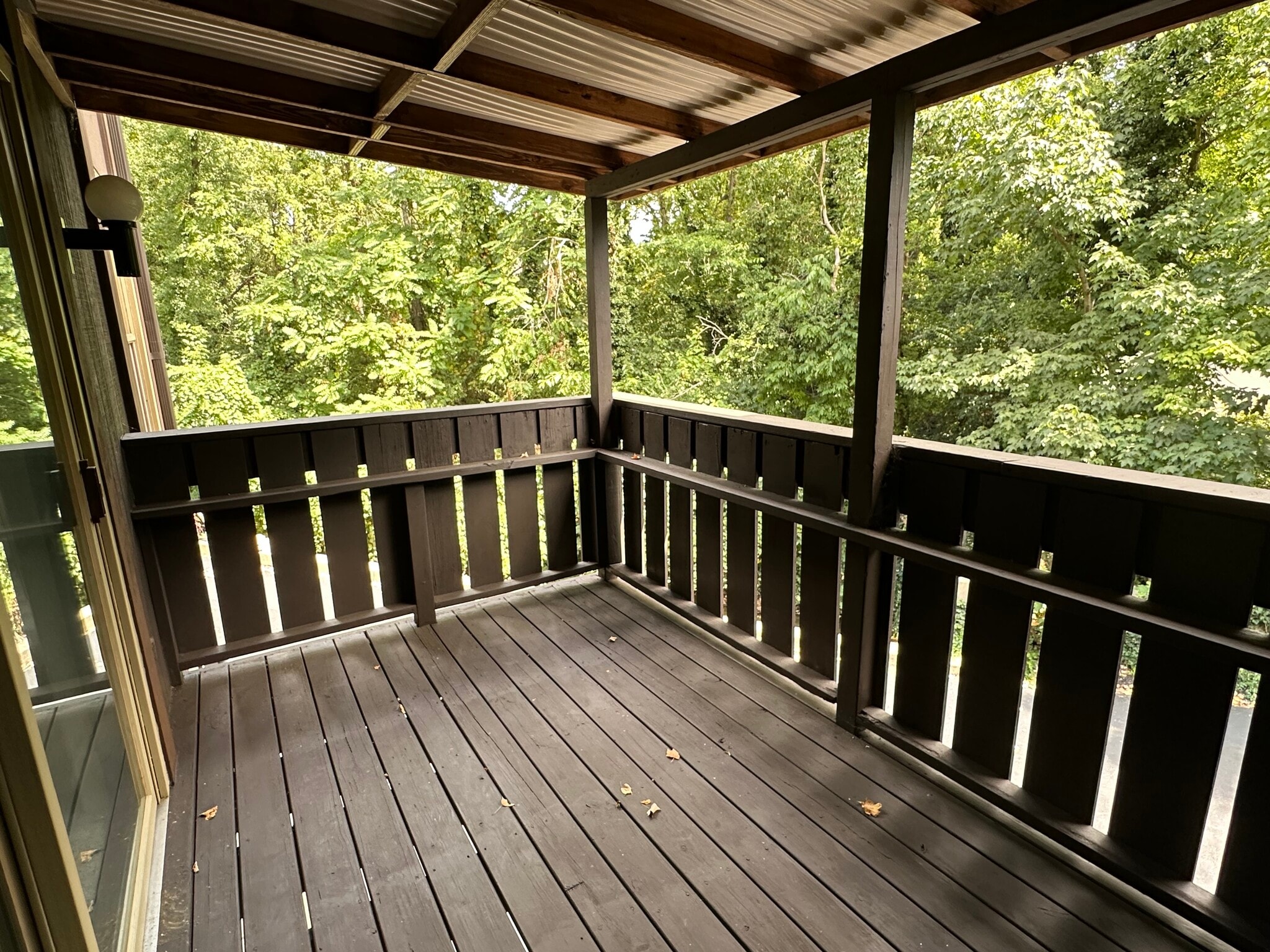 Covered deck on Houk Stream. - 2154 Willowgrove Ave