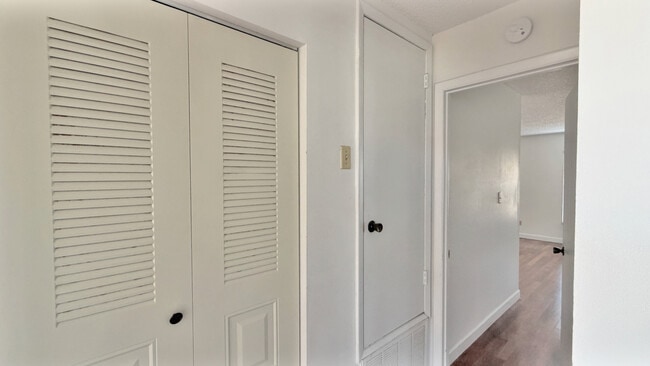 Building Photo - 5523 Westbrook Dr