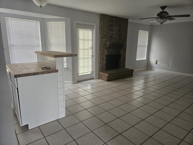 Building Photo - 9219 Ridge Cross