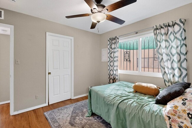 Building Photo - NE 2 Bedroom 2 Bath with Garage