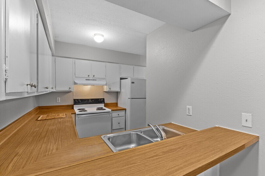 Building Photo - 5936 Radnor Rd