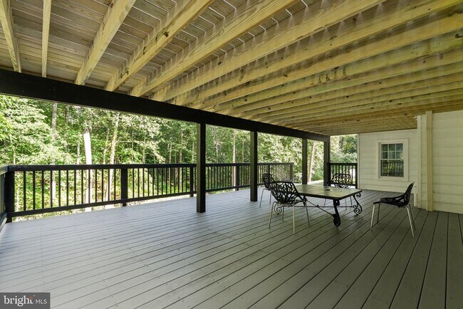 Building Photo - 10899 Woodland Falls Dr