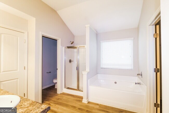 Building Photo - 221 Sableshire Way