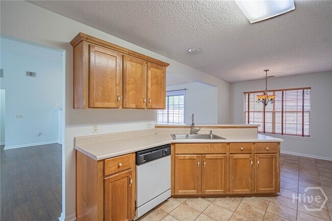 Building Photo - 114 Laurens Ln