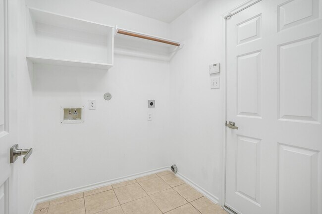 Building Photo - 18134 Stone Trail Manor Dr