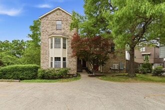 Building Photo - 515 Chesterfield Ave