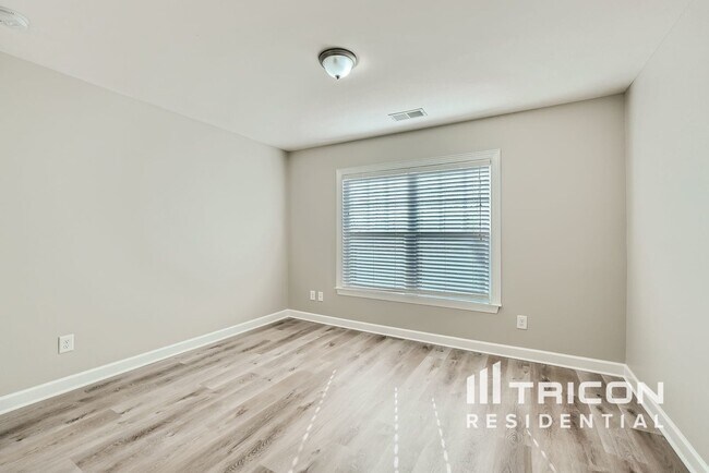 Building Photo - 3821 Litchfield Dr