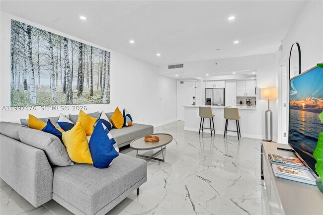 Building Photo - 17375 Collins Ave