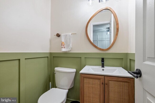 Building Photo - 226 Farleigh Ct