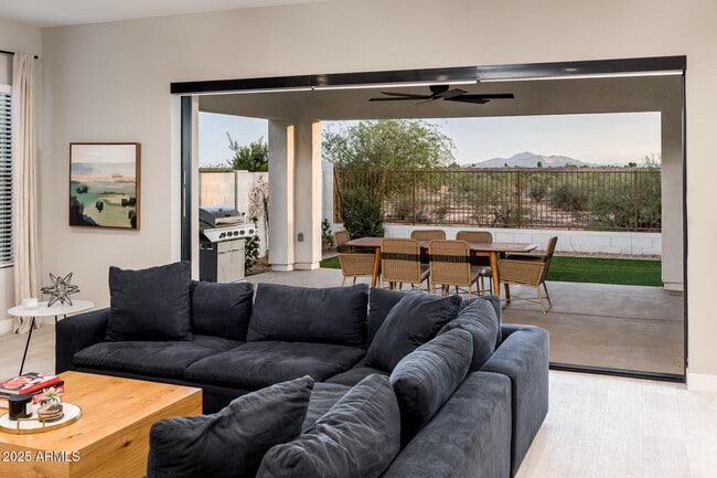 Building Photo - 6615 E Libby St