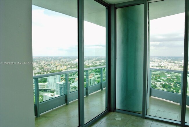 Building Photo - 900 Biscayne Blvd