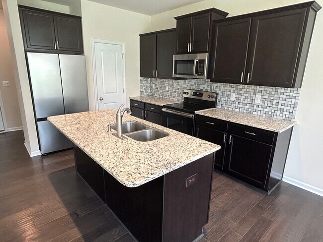 Building Photo - 3 Bed | 2.5 Bath House in Clayton