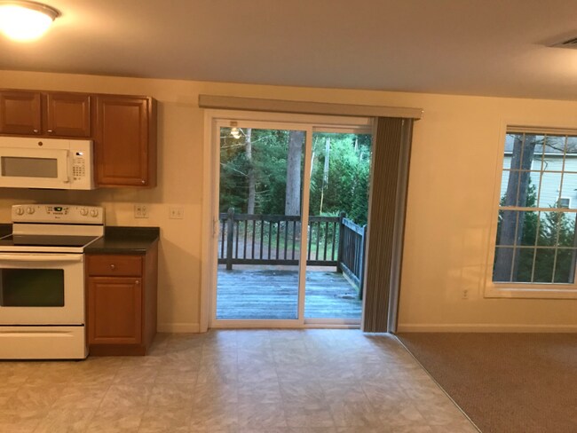 Building Photo - 4 Jessica Ln