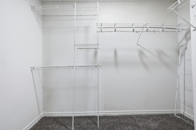 Building Photo - 32 Cascabellas St