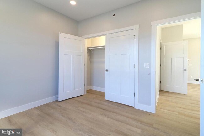 Building Photo - 105 Elly Dr