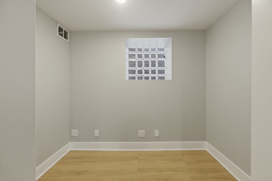 Building Photo - 3716 N Racine Ave