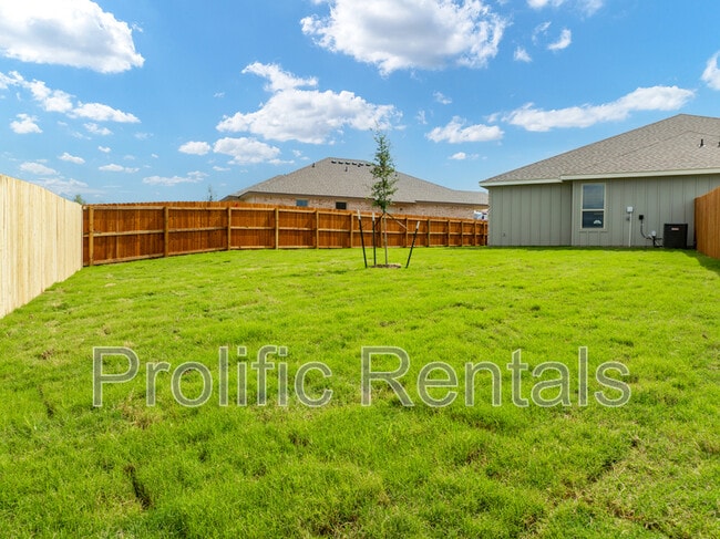 Building Photo - 5121 Rose Petal Ct