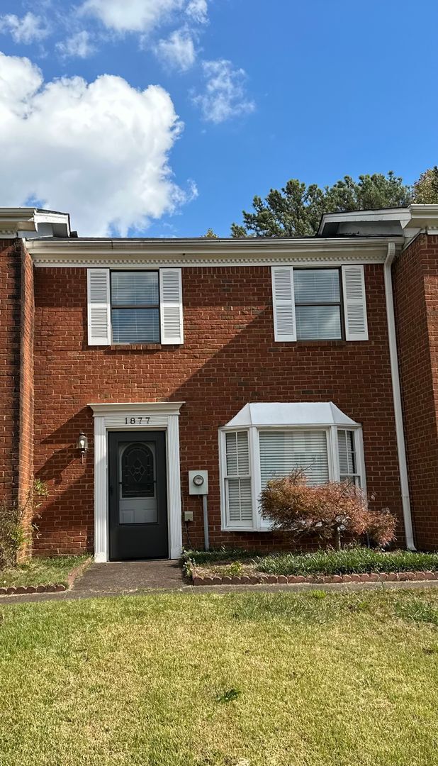 Primary Photo - Beautiful Townhome in Lawrenceville!! AVAI...