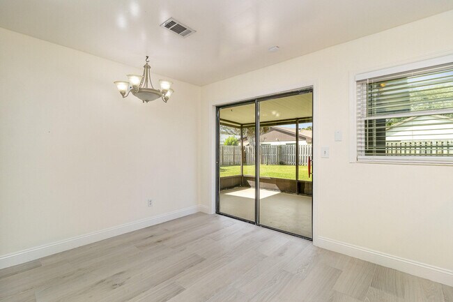 Building Photo - 446 Timberlake Dr