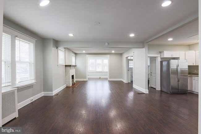 Building Photo - 8 Irving Pl