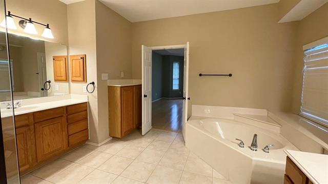 Building Photo - 2712 Oakland Hills Dr