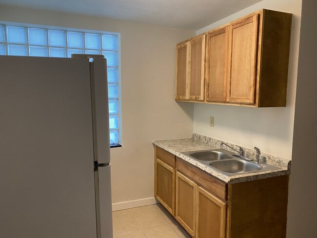 Building Photo - 1824 Hendricks Ave