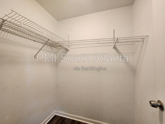 Building Photo - 348 N 17th St