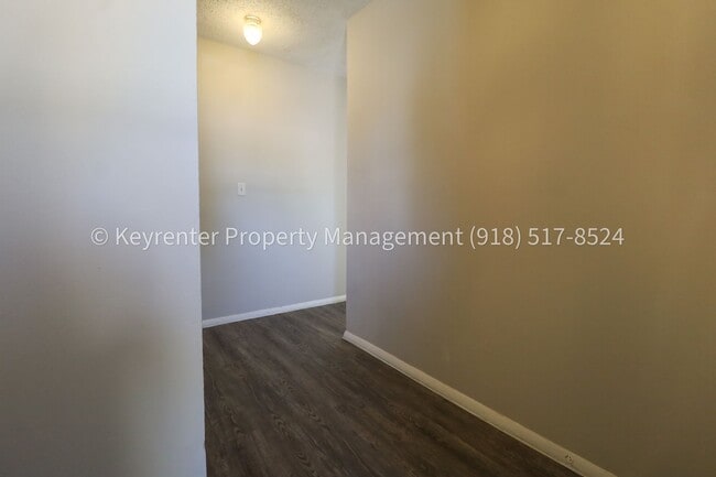 Building Photo - 6730 S Lewis Ave