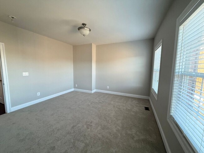 Building Photo - 2126 Avinity Loop