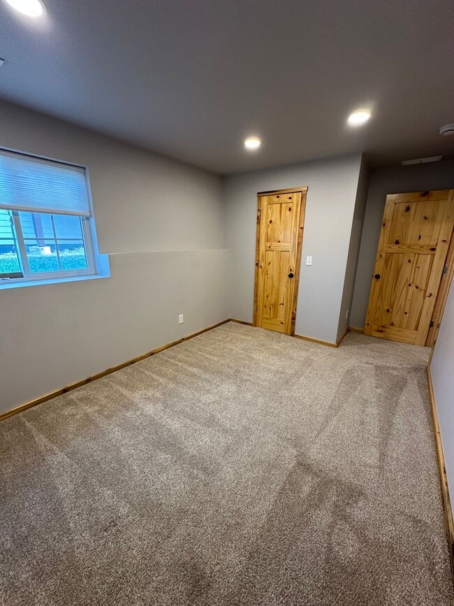 Building Photo - BEAUTIFUL NEWER CONSTRUCTION! 3 BEDROOMS, ...