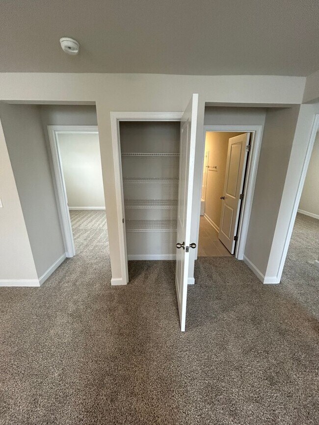 Building Photo - 6009 Port Royal St