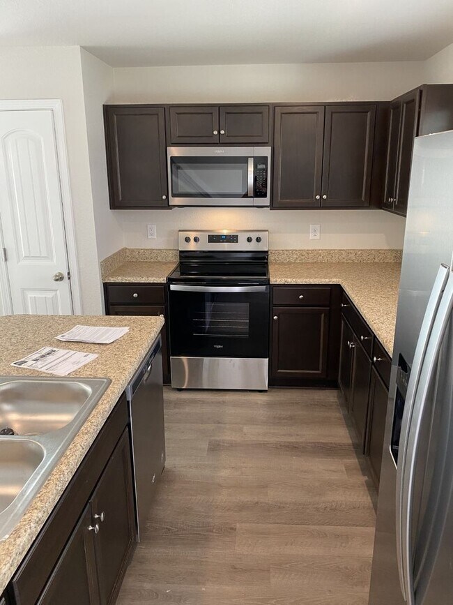 Building Photo - 3 Bedroom Wiggins Village