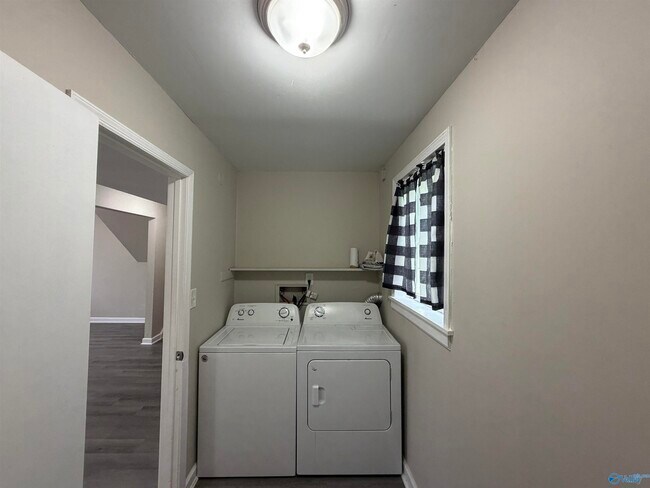Building Photo - 3604 NW Stag Run Dr