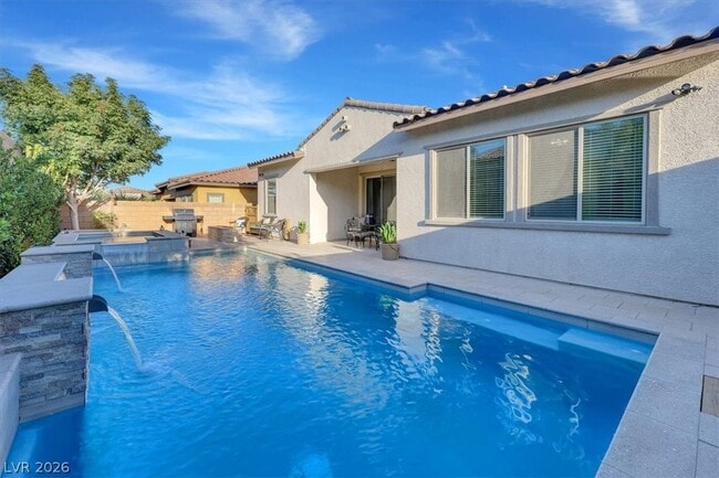 Building Photo - 9936 Wildhorse Cyn Ave