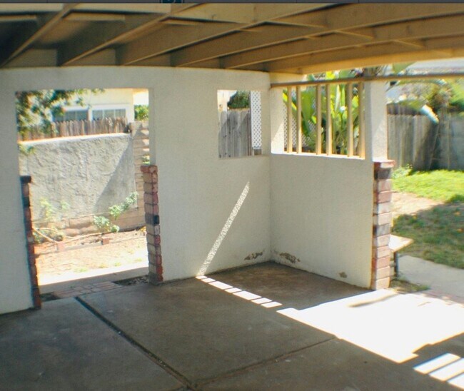 Building Photo - charming single-story 3-bedroom, 2-bathroo...