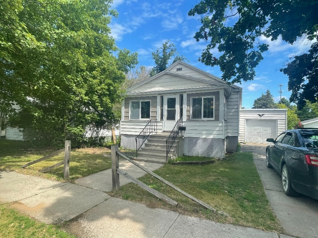 Building Photo - 130 Main St