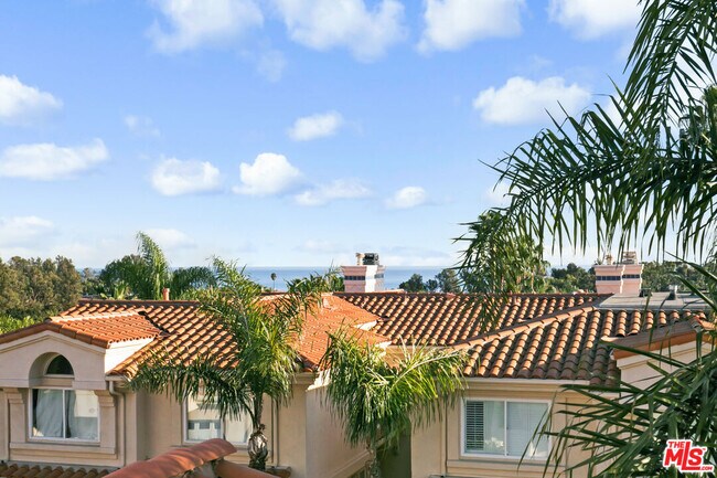 Building Photo - 6457 Zuma View Pl