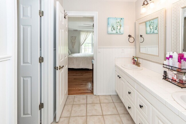 Building Photo - 2105 Williams Veneer Ct