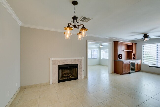 Building Photo - Amazing 3-bdrm home in Green Valley!