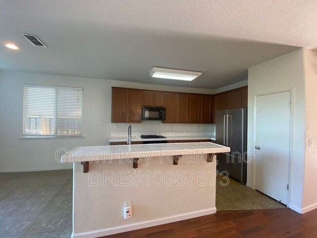 Building Photo - 297 Emory Oak Pl