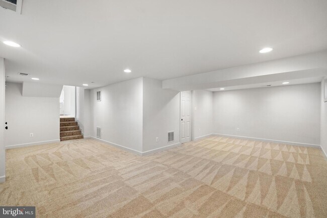 Building Photo - 1726 Baldwin Dr